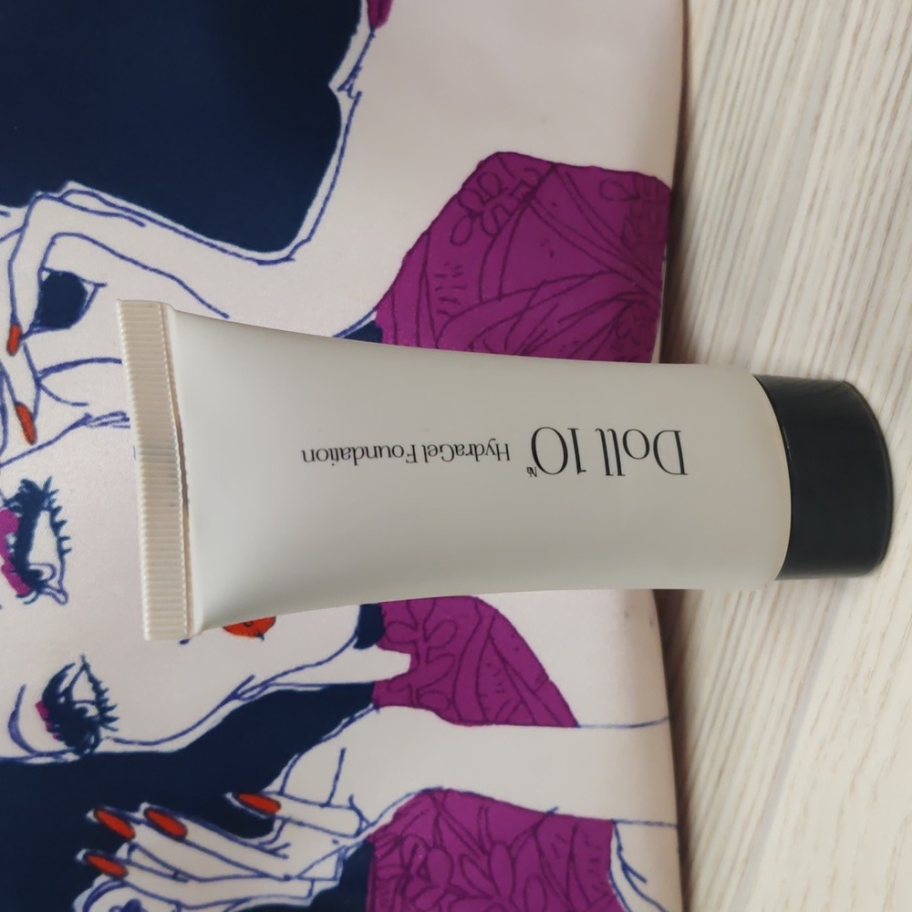 Doll 10 hydragel foundation Tan